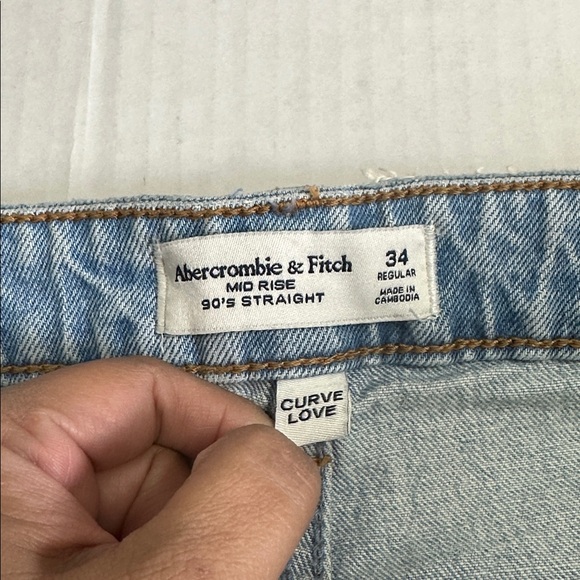 Abercrombie & Fitch Curve Love Mid Rise 90s Straight Jean 34 R Light Wash NWT - Picture 5 of 14